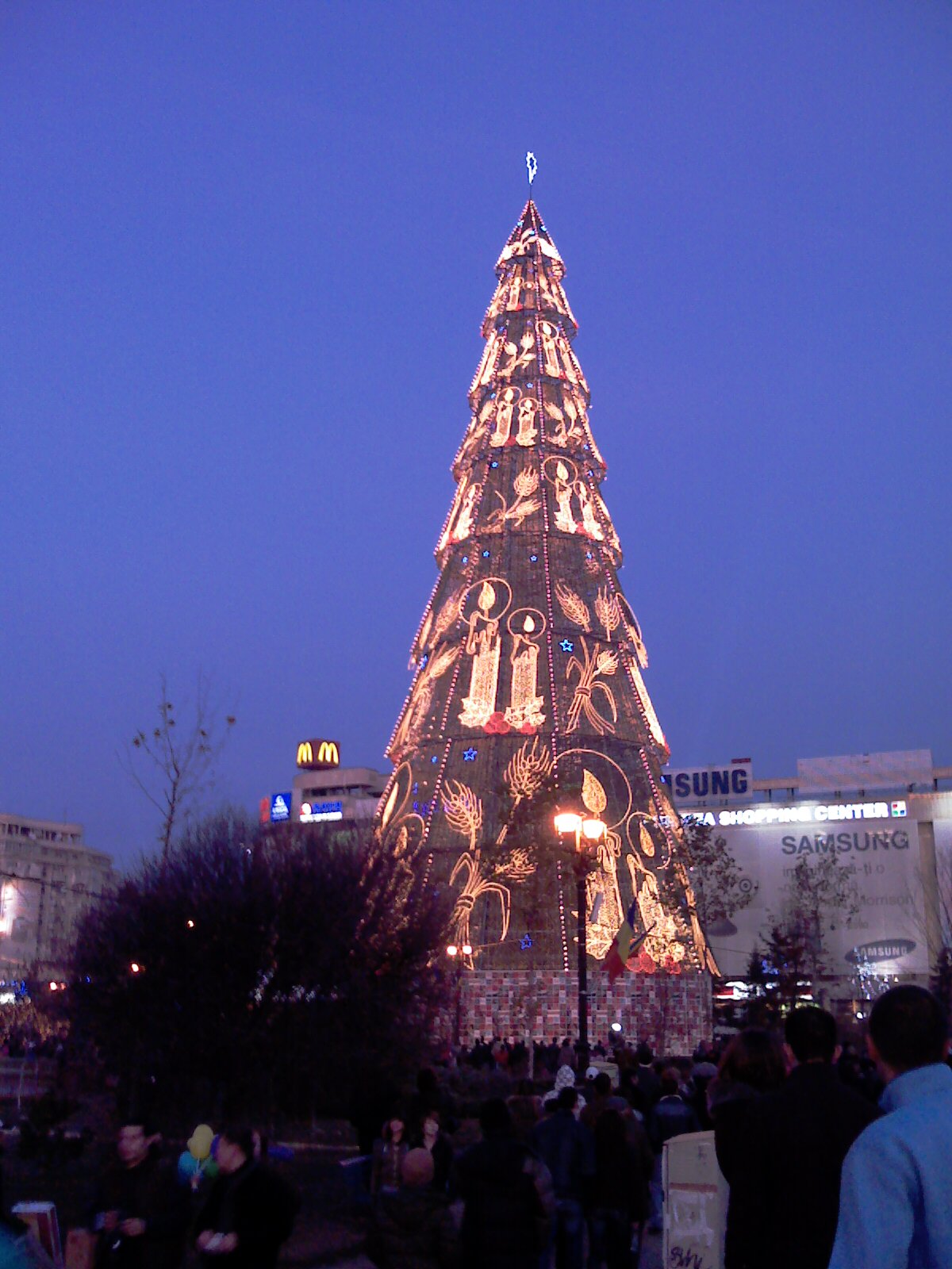 Romanian Christmas Tree (3112 views)